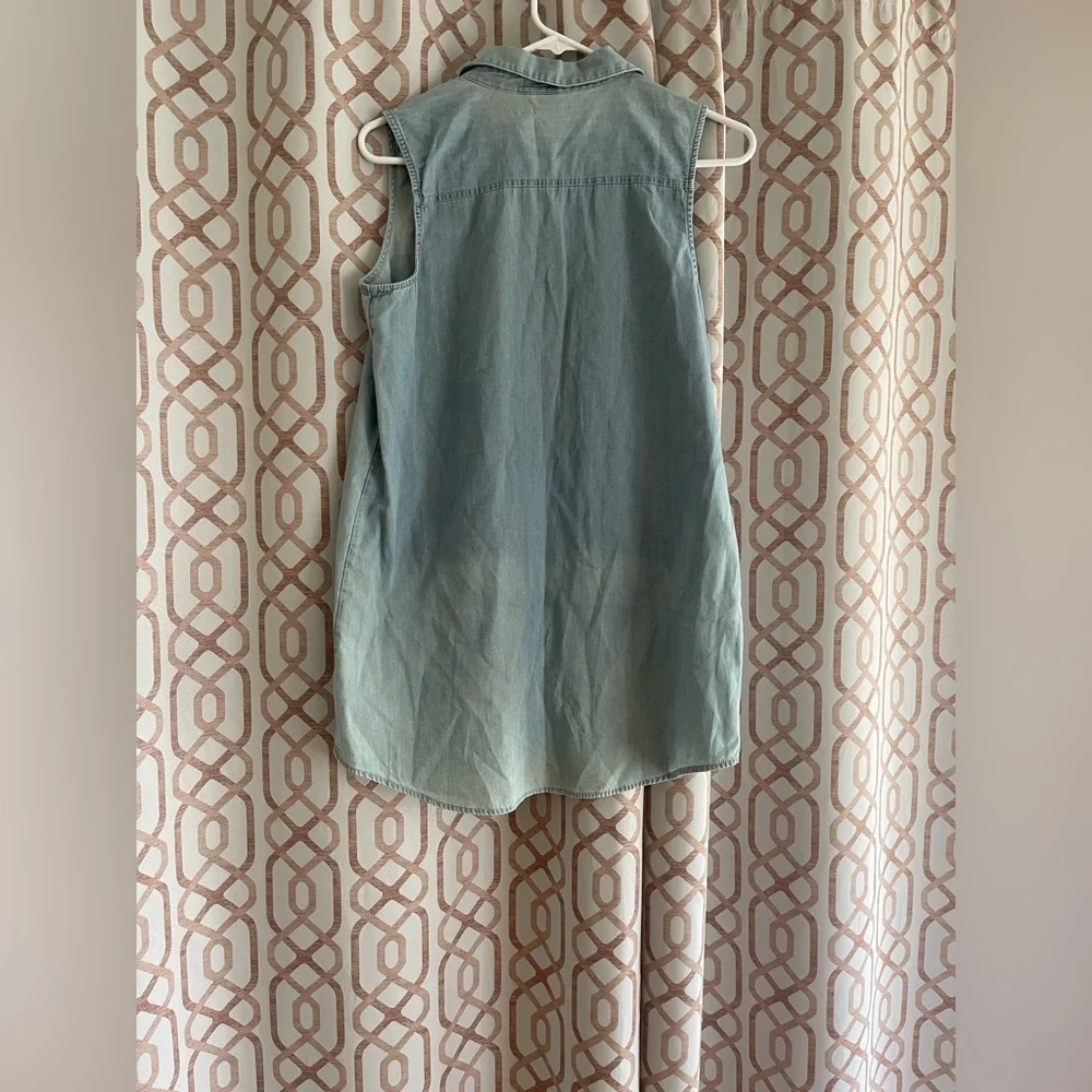 Sleeveless Button up 100% cotton shirt